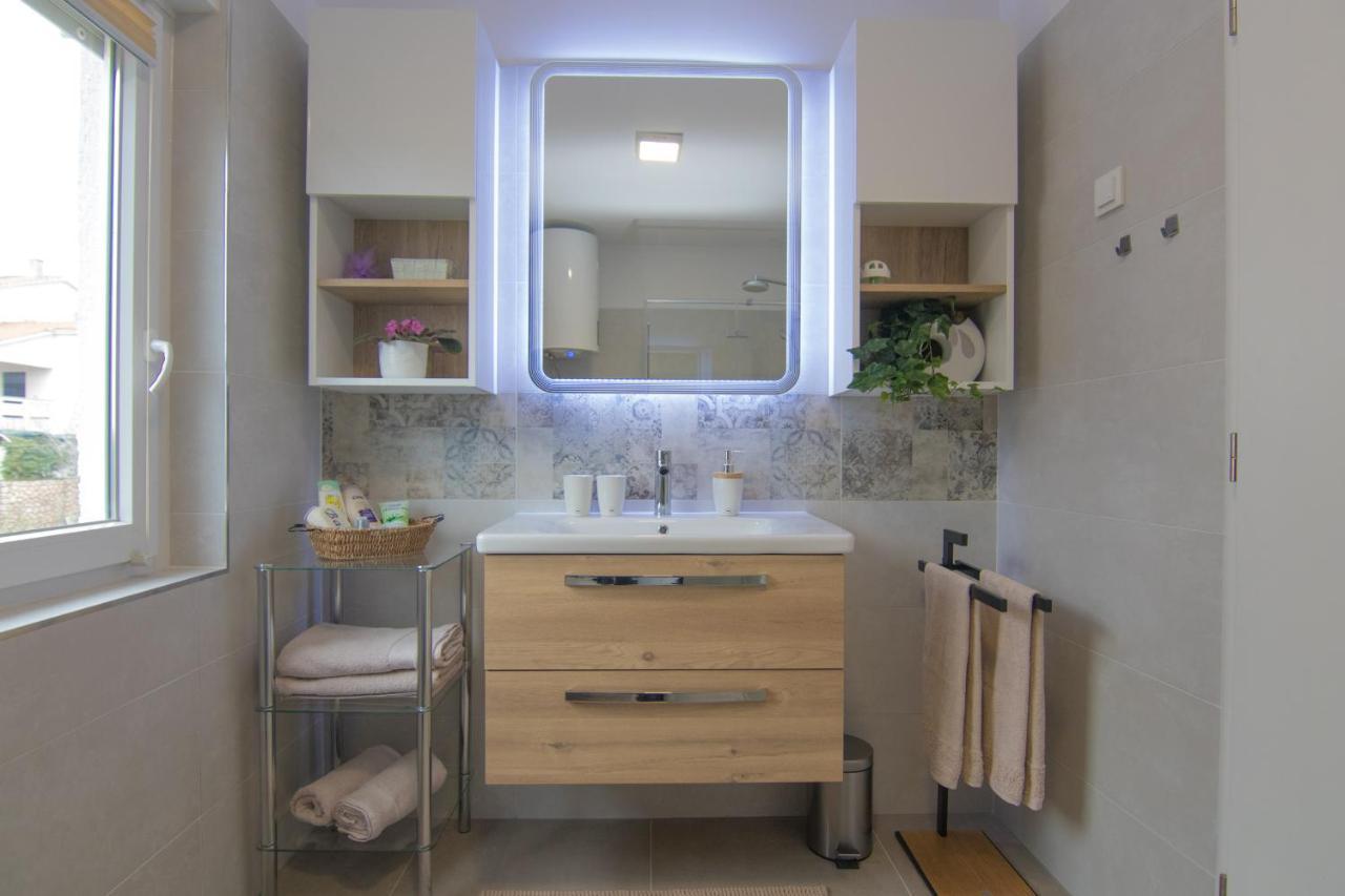 Apartment Neda Đảo Krk Ngoại thất bức ảnh